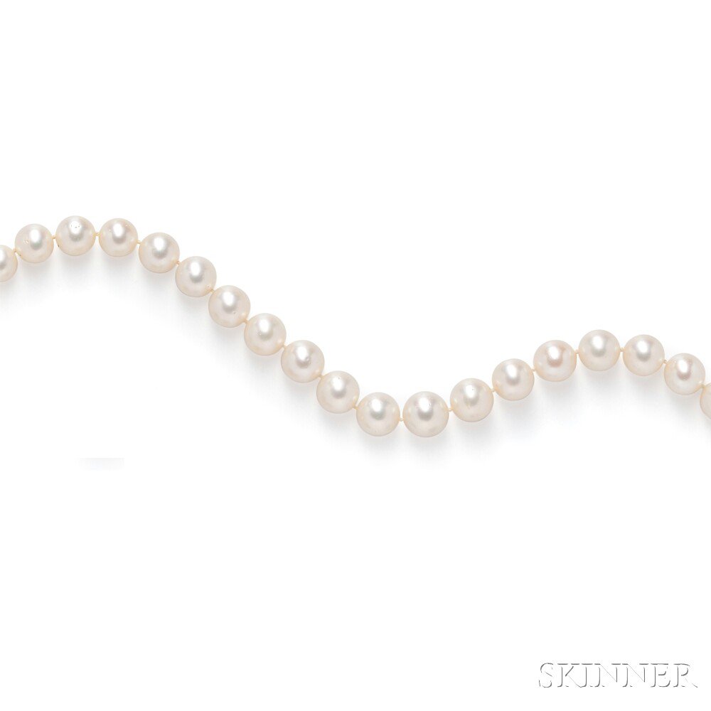 Appraisal: South Sea Pearl Necklace composed of thirty-three pearls graduating in