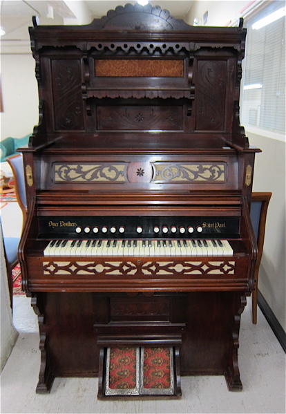 Appraisal: VICTORIAN WALNUT PARLOR REED ORGAN Dyer Brothers St Paul Minnesota