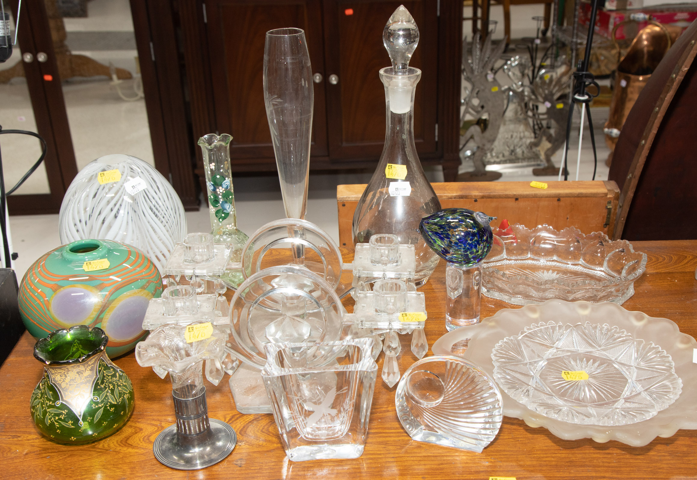 Appraisal: SELECTION OF GLASSWARE Includes three pieces of art glass a