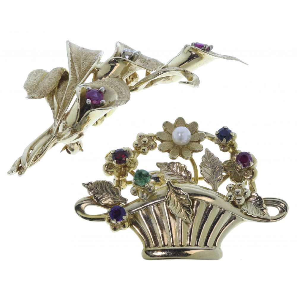 Appraisal: K YELLOW GOLD AND GEMSTONE BROOCHES brooches including a spray