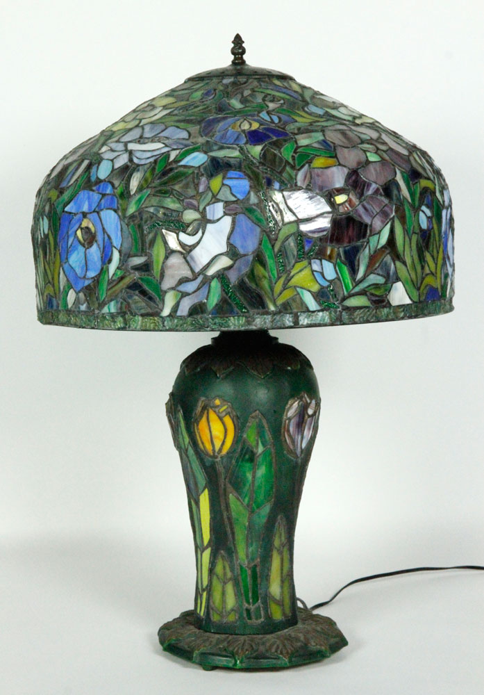 Appraisal: - Stained Glass Table Lamp Table lamp leaded and stained