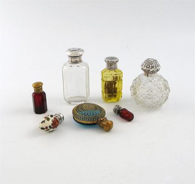 Appraisal: A mixed lot of scent bottles comprising a silver mounted