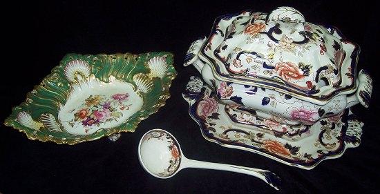 Appraisal: A Masons patent Ironstone Mandalay pattern two-handled soup tureen cover