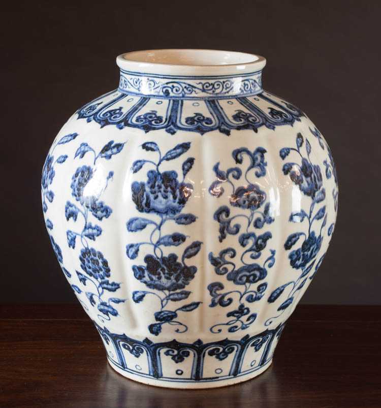 Appraisal: CHINESE MING STYLE BLUE AND WHITE VASE of bulbous form