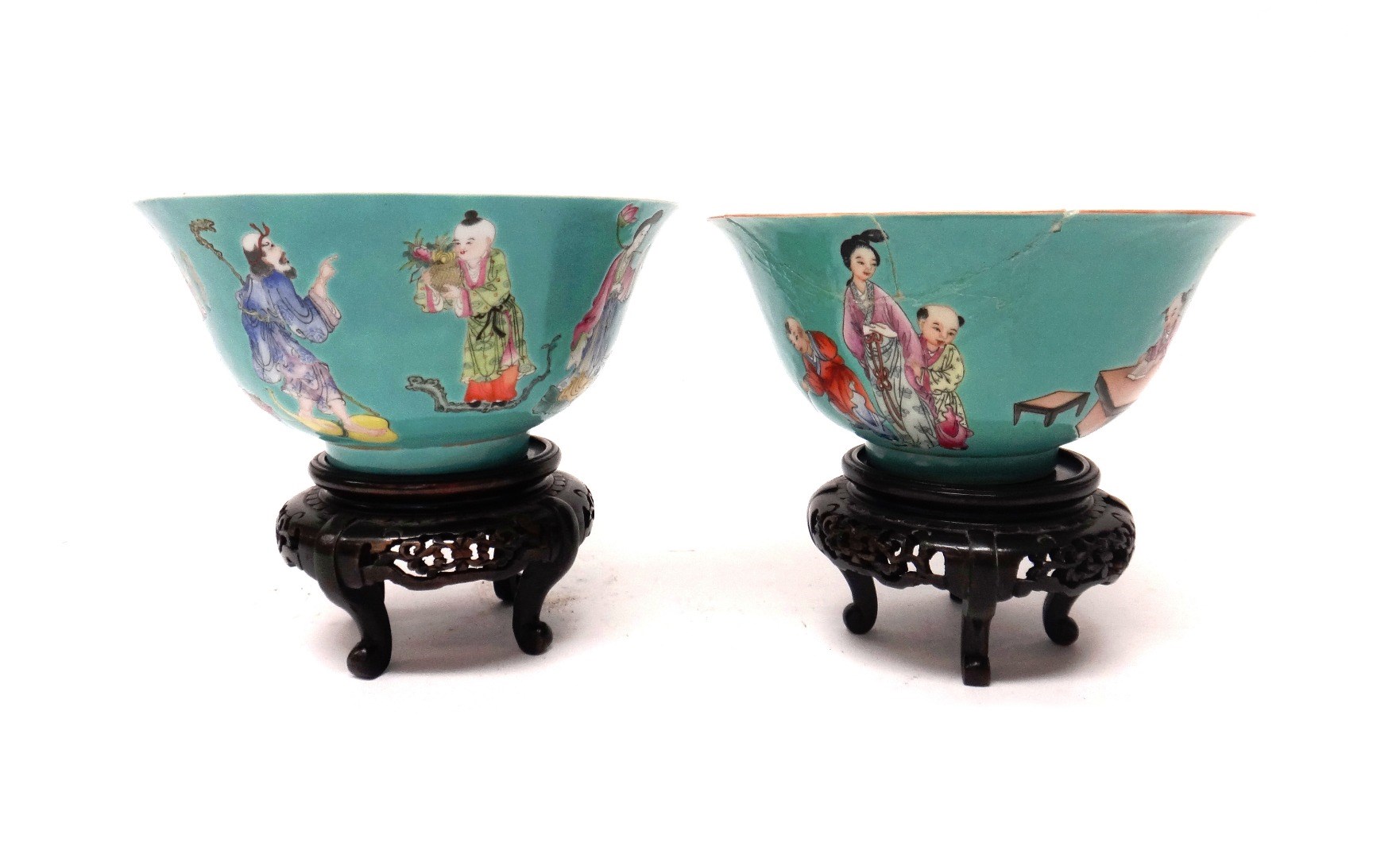 Appraisal: A pair of Chinese famille-rose bowls each painted on the