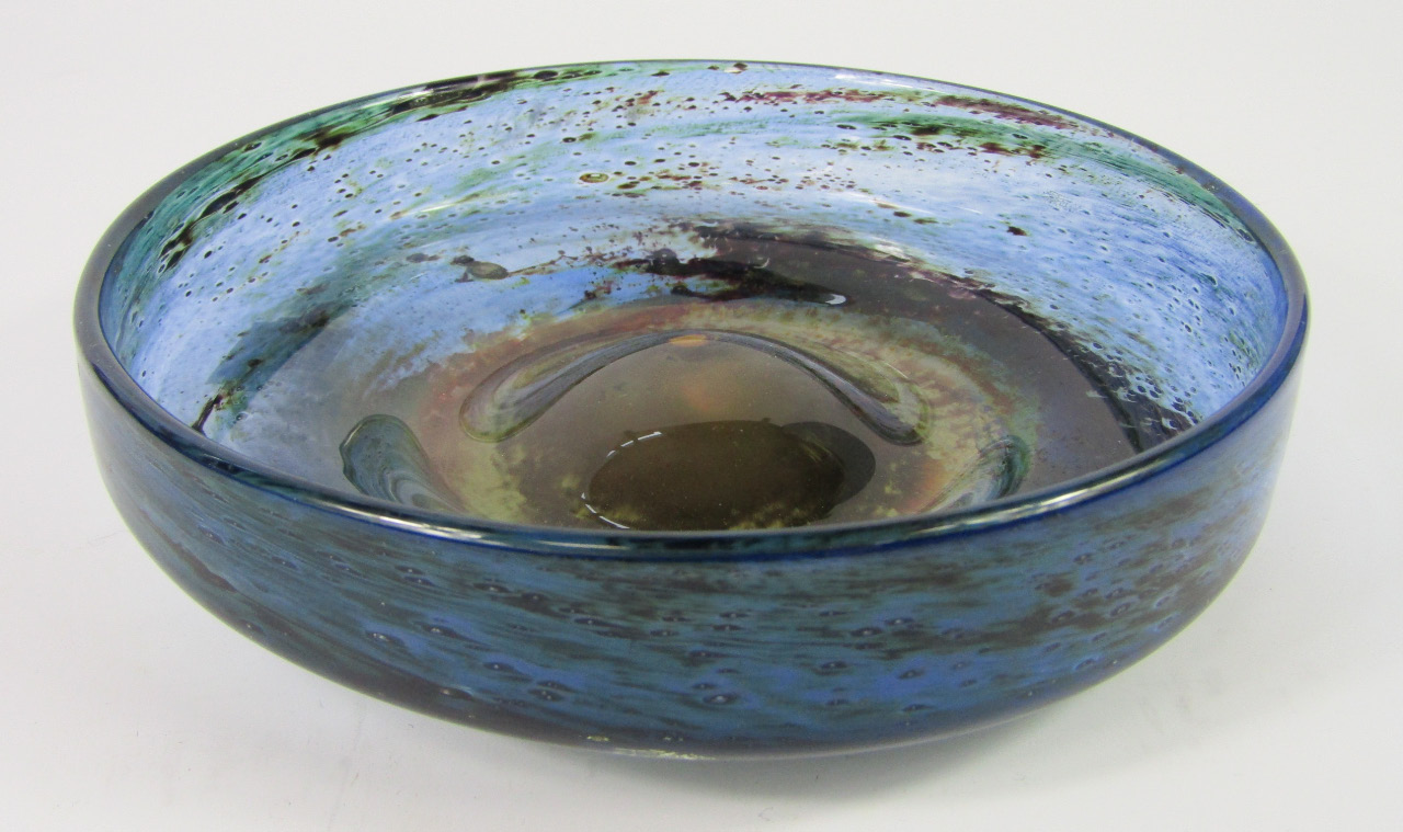 Appraisal: A Michael Harris Isle of Wight Aurene glass bowl blue