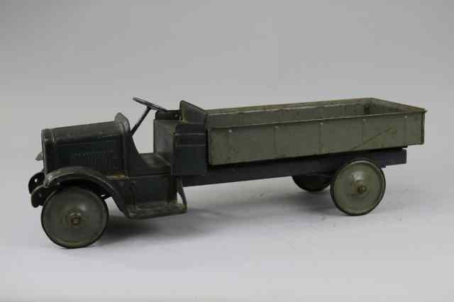 Appraisal: STEELCRAFT GMC DUMP TRUCK Pressed steel painted in blue low