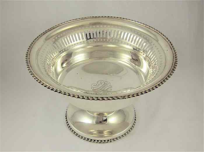 Appraisal: TOWLE STERLING SILVER PEDESTAL BOWL pattern with pierced sides Dimensions