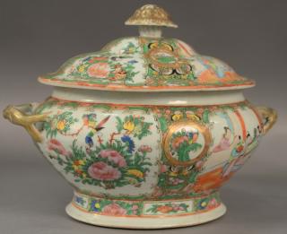 Appraisal: Famille Rose tureen ht in lg in Famille Rose tureen