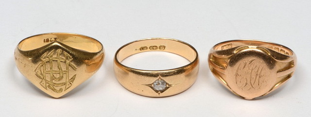 Appraisal: TWO CT GOLD SIGNET RINGS together with an ct gold