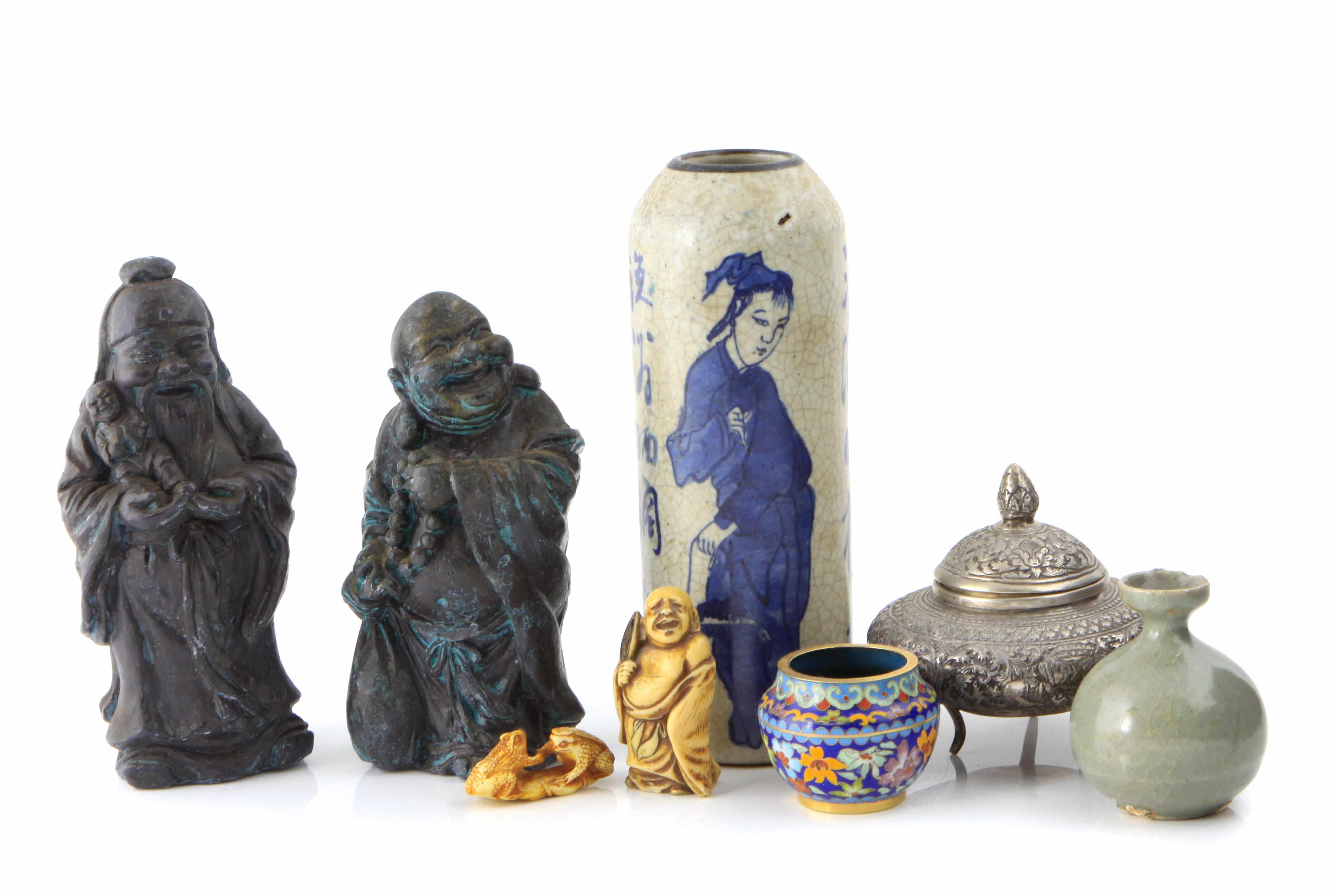 Appraisal: An assembled group of decorative Asian articles comprising a Chinese