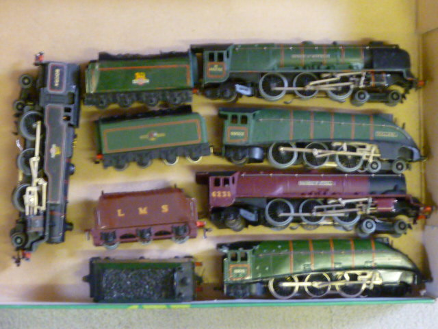 Appraisal: Five Hornby Dublo three rail locomotives comprising Duchess of Montrose