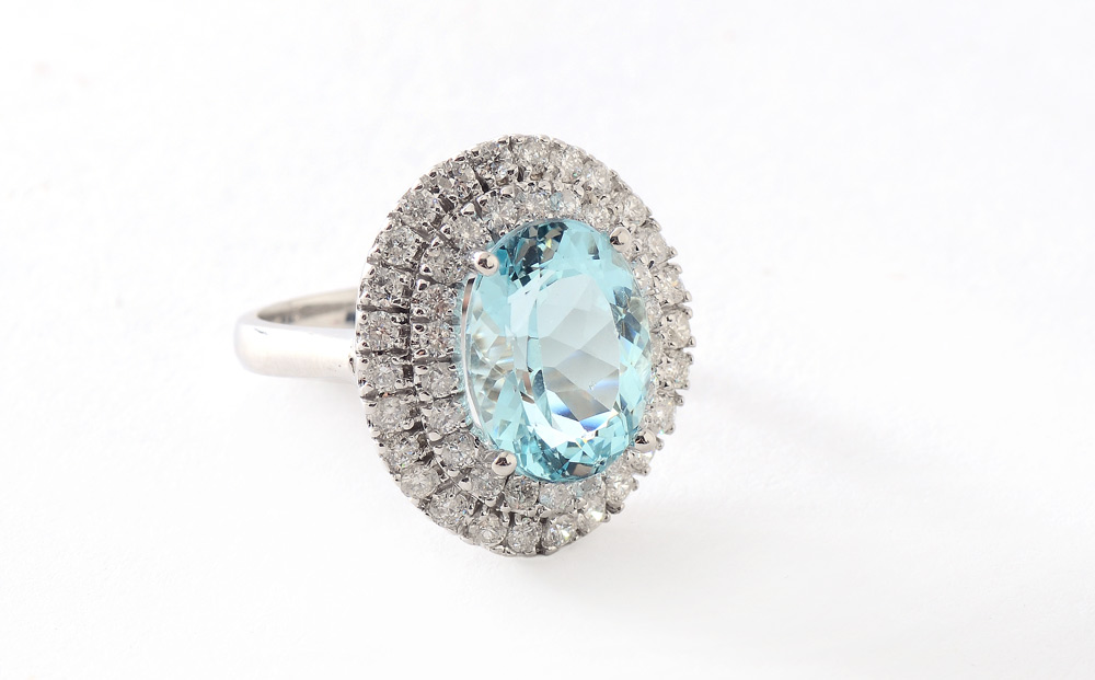 Appraisal: CT AQUAMARINE DIAMOND RING K white gold ring centering a