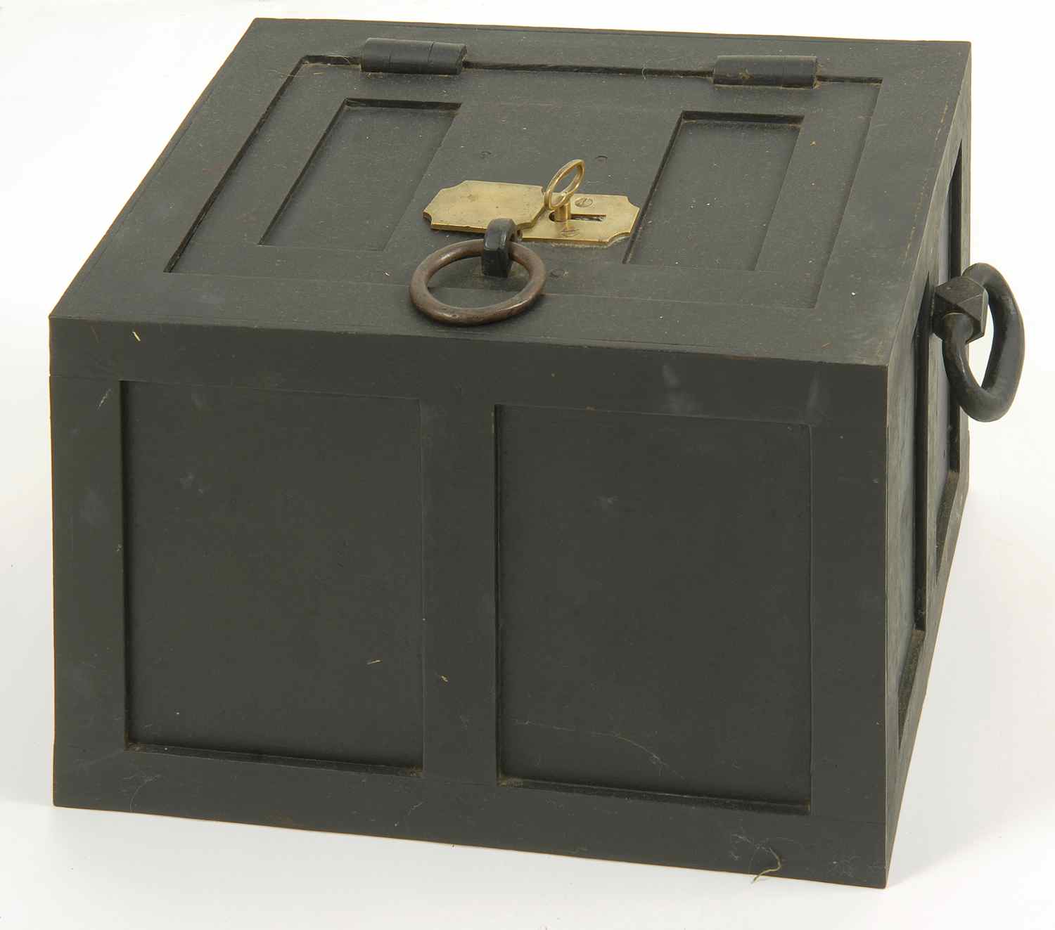 Appraisal: SHIP'S STRONG BOX th CenturyWith brass key and keyhole cover