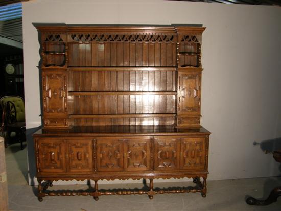 Appraisal: th century style oak Welsh dresser the cornice with pierced