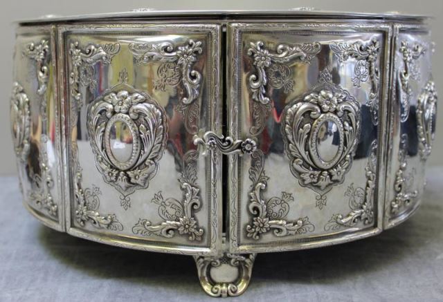 Appraisal: JUDAICA Large Sterling Seder Plate Warmer Marked and Masorett With