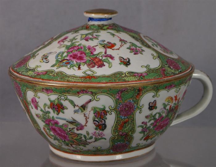 Appraisal: Famille Rose Chinese porcelain chamber pot th c lid repaired