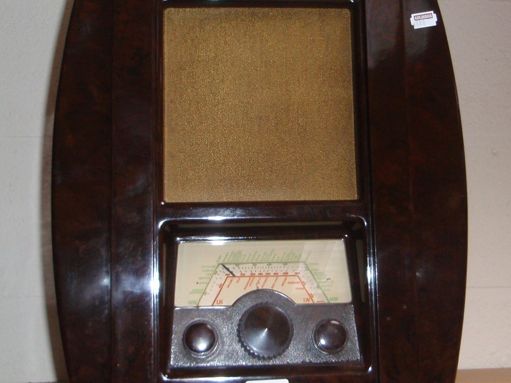 Appraisal: An Ekco type B battery receiver with Bakelite case