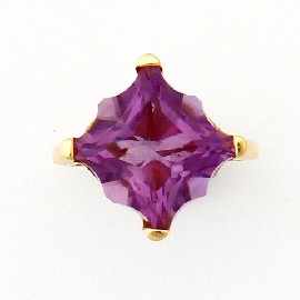 Appraisal: A ct gold amethyst ring size M gms