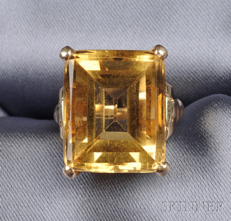 Appraisal: kt Gold and Citrine Ring prong-set with a fancy-cut citrine