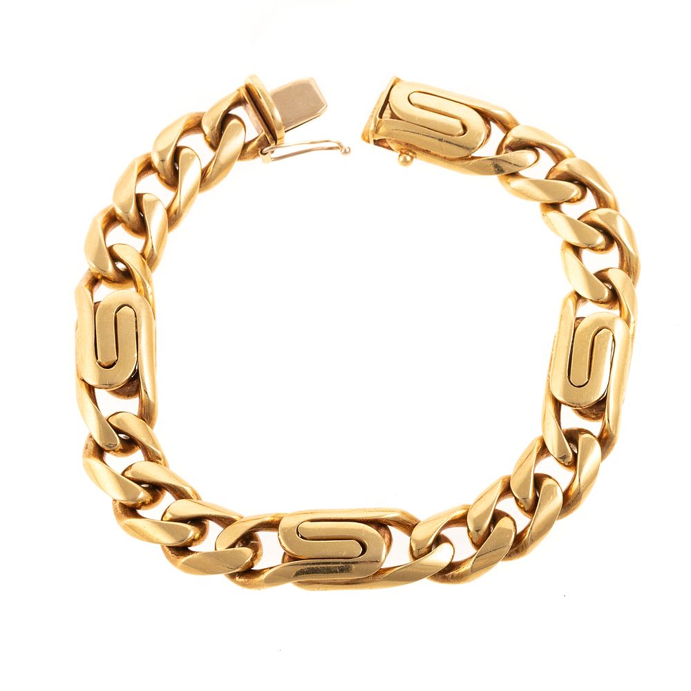 Appraisal: A Modified Figaro Chain Bracelet in K K yellow gold