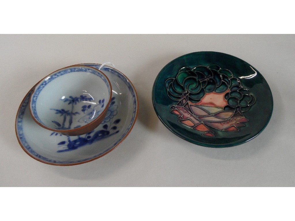 Appraisal: Chinese blue and white teabowl and saucer from the Nanking