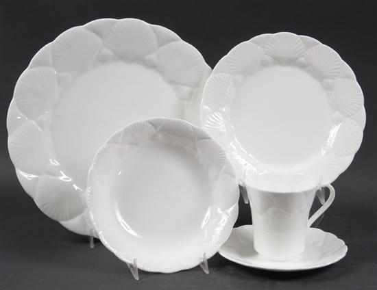 Appraisal: Coalport bone china -piece partial dinner service in the ''Oceanside''