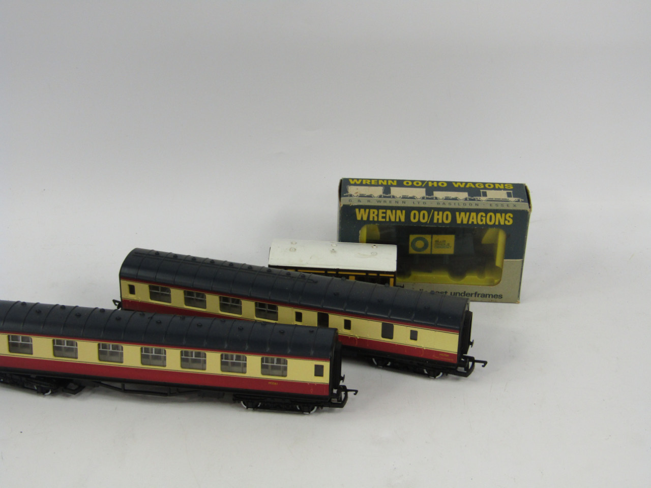 Appraisal: A Hornby three coke wagon pack Dinnington rolling stock carriages