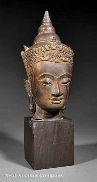 Appraisal: A Thai Ayutthaya Style Bronze Head of Buddha cast with