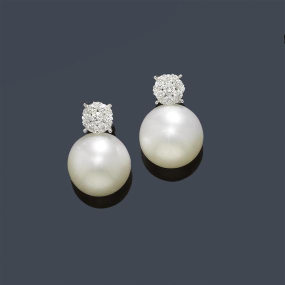 Appraisal: PEARL AND DIAMOND EAR PENDANTS White gold Elegant ear pendants