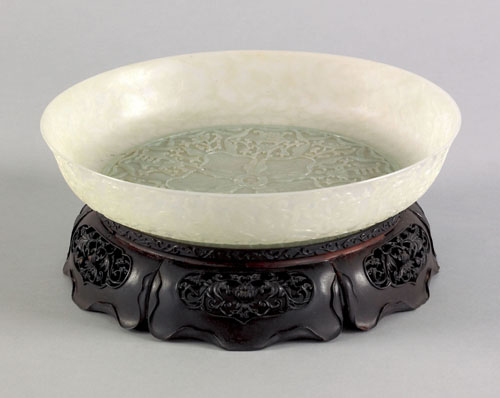 Appraisal: Superb Qing dynasty carved pale celedon green jade Mughal style