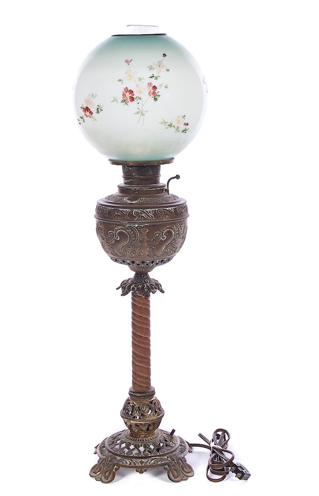 Appraisal: Brass GWTW Banquet Lamp Good condition with normal wear Please