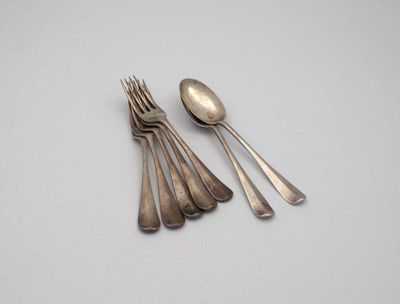 Appraisal: A set of five Hanoverian Rat-tail pattern dessert forks by