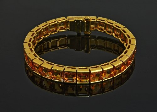 Appraisal: A s citrine bracelet the stones in an ct gold