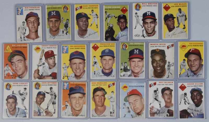 Appraisal: Lot of Topps Baseball Cards Description Includes commons minor stars