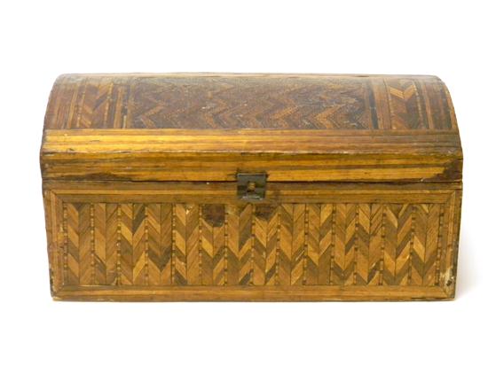 Appraisal: th C Continental straw work box with hinged lid rectangular