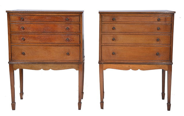 Appraisal: A PAIR OF MAHOGANY CANTEEN CHESTS each with four graduated