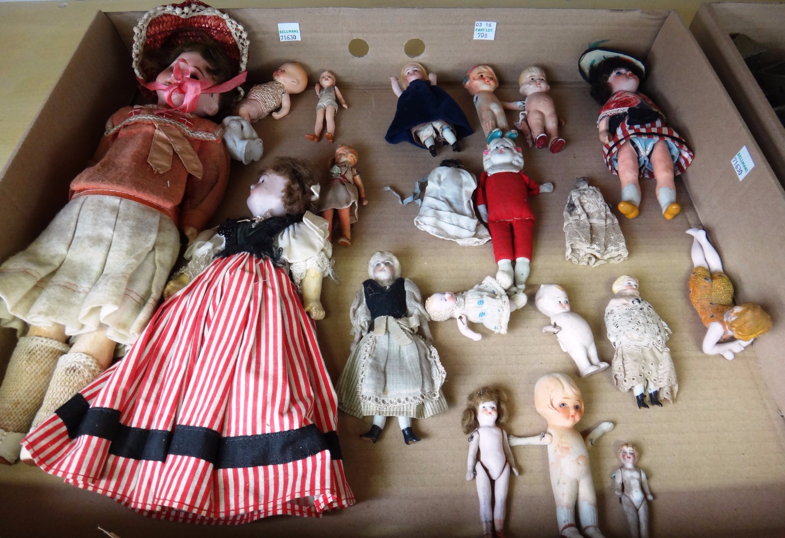 Appraisal: A quantity of miniature bisque porcelain dolls mainly early th