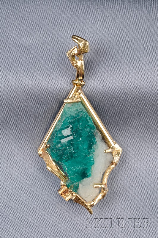 Appraisal: kt Gold and Gem Rough Pendant the multi-crystalline emerald and