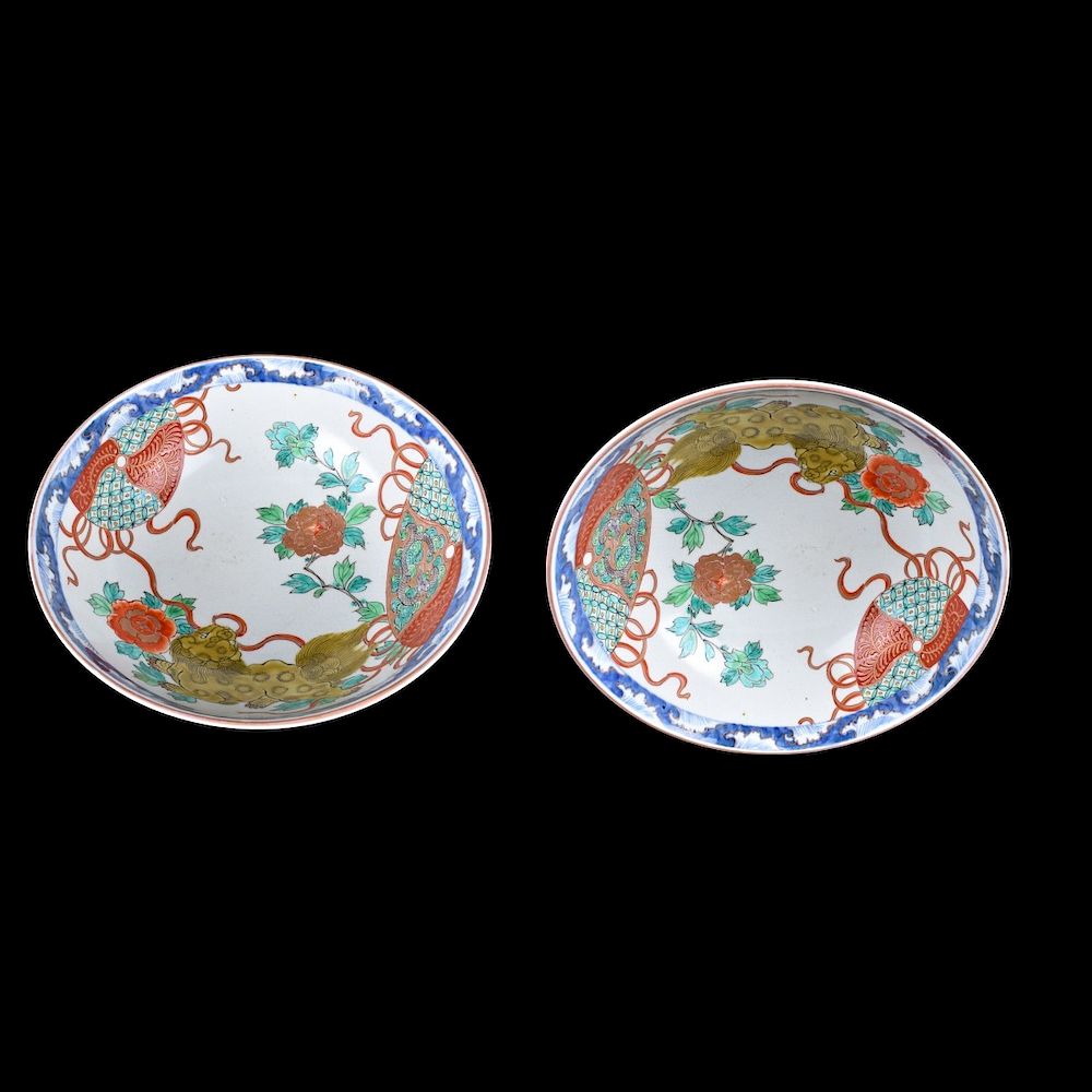 Appraisal: Pair of Imari Bowls Pair of Antique Japanese Imari Porcelain