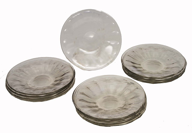 Appraisal: A SET OF FIFTEEN TH CENTURY GLASS ICE CREAM PLATES