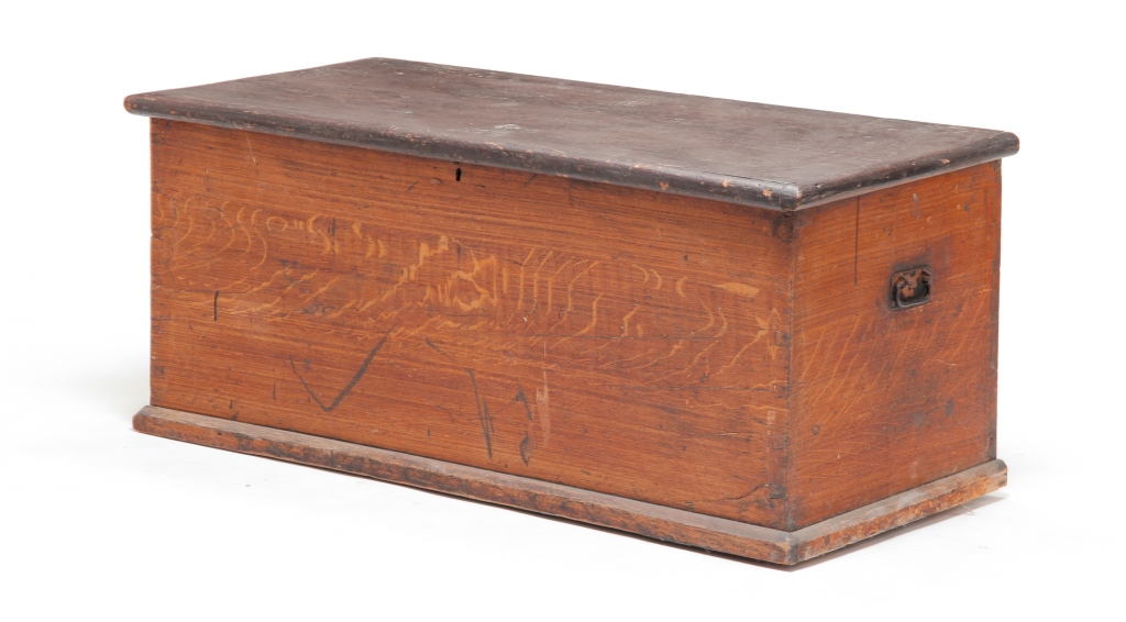 Appraisal: AMERICAN GRAIN DECORATED TRUNK Mid th century pine Applied lid