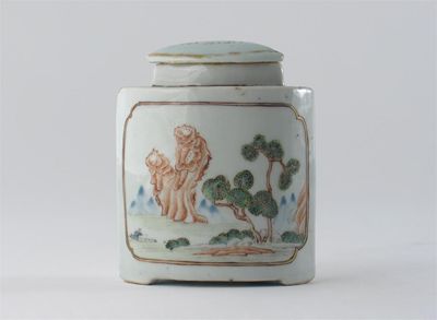 Appraisal: An unusual Chinese fan-shaped tea canister and cover the lid