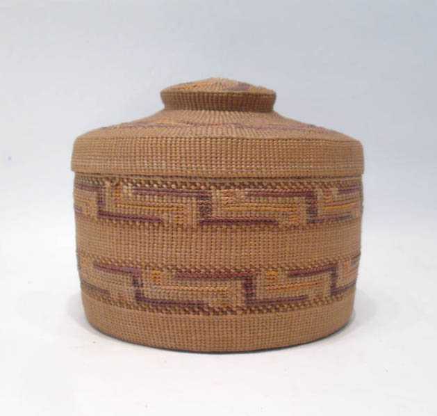 Appraisal: PACIFIC NORTHWEST COAST TLINGIT lidded work basket Alaska c -