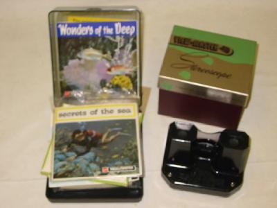 Appraisal: A View Master Stereoscope Viewer boxed five sets of reels