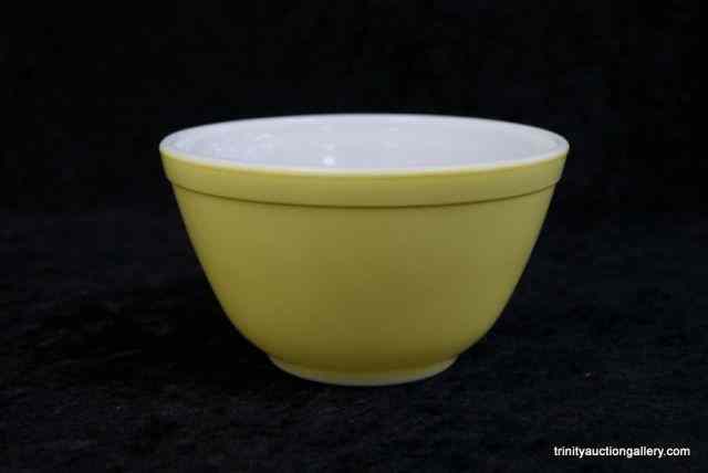 Appraisal: Vintage Pyrex Yellow pt Mixing BowlThis is a nice vintage