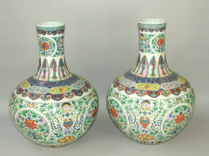 Appraisal: A pair of large Chinese bottle vases the tapering neck