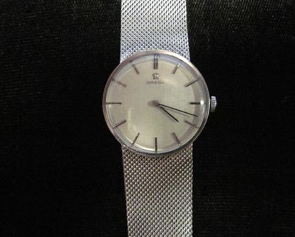 Appraisal: Gentleman's karat white gold wristwatch OmegaCircular case silver toned face