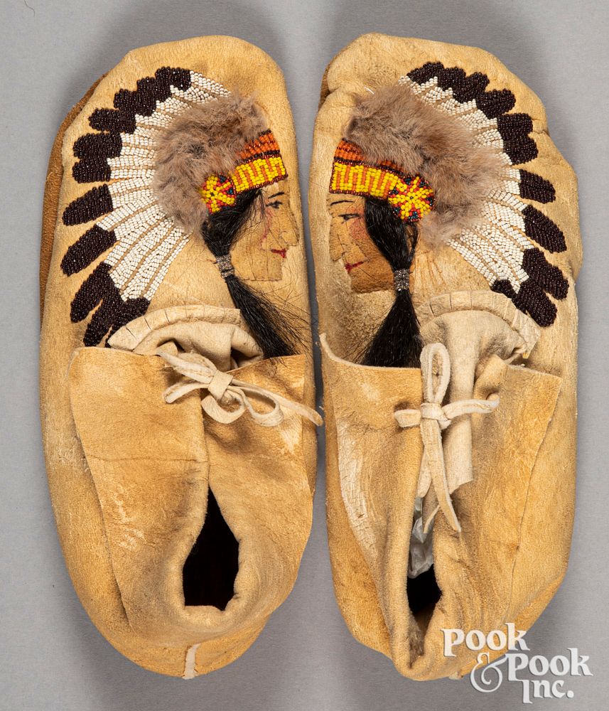 Appraisal: Pair of beaded Native American Indian moccasins Pair of beaded