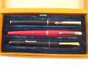 Appraisal: Three fountain pens a Parker cartridge another Parker and a